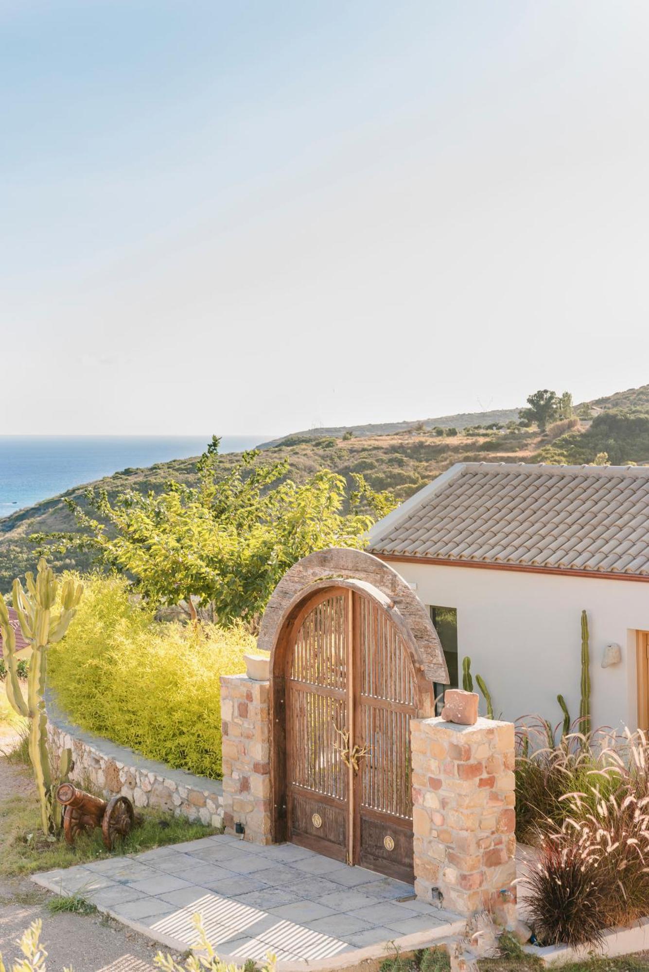 Spathes Suites Kefalonia - Luxury Suites Ratzaklíon Екстериор снимка